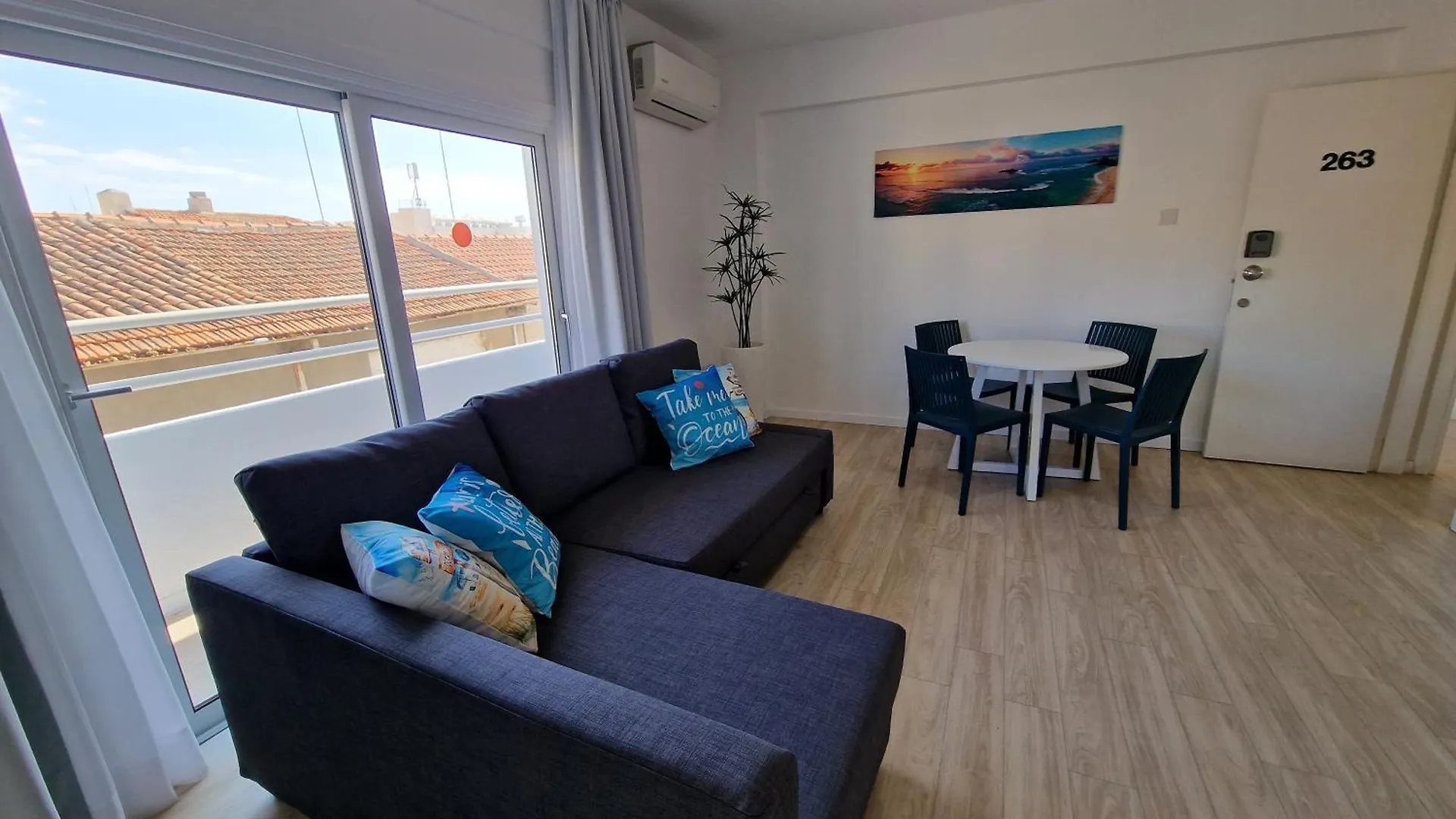 Apartment Kitieos Central Apts 100M From Finikoudes Beach Larnaca Cyprus