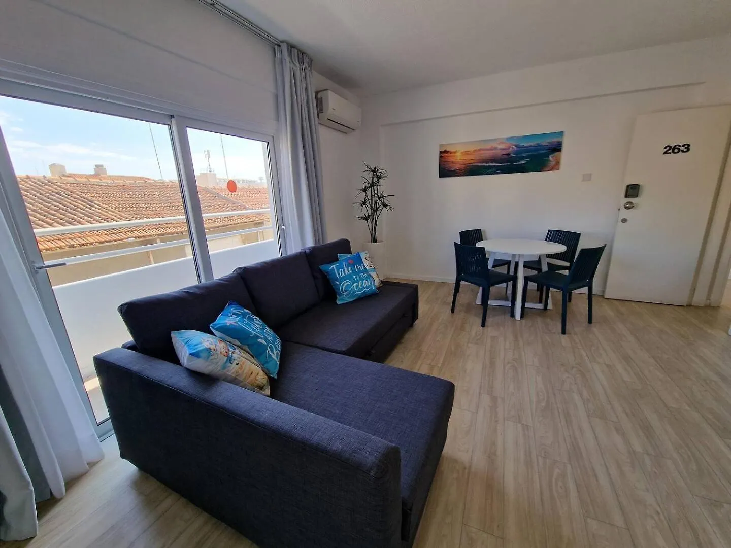Apartment Kitieos Central Apts 100M From Finikoudes Beach Larnaca Cyprus