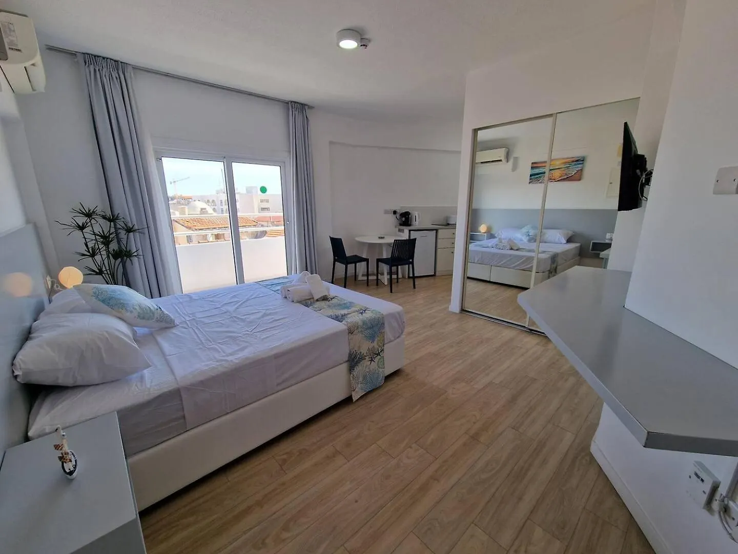 Kitieos Central Apts 100M From Finikoudes Beach Λάρνακα Διαμέρισμα